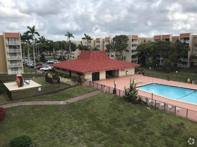 Building Photo - 6960 Miami Gardens Dr Unit 2-429 Rental