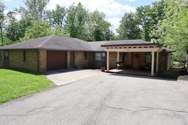 Photo - 690 Terrace Lake Rd