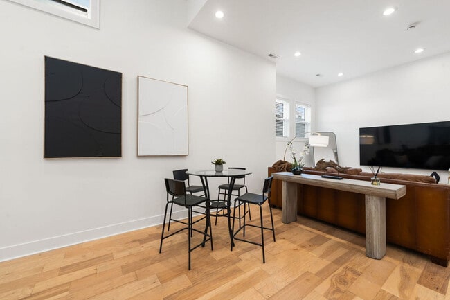 Photo - 1941 W Augusta Blvd Unit ID1354355P