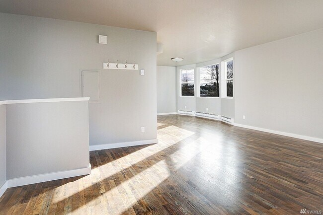 1906 3rd Ave W