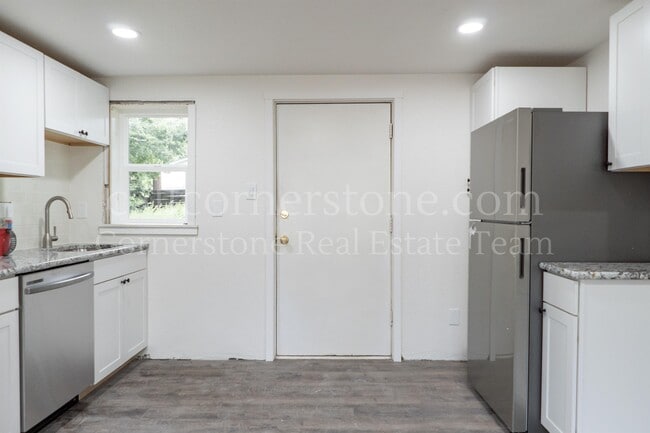 Photo - 1412 Columbine Rd