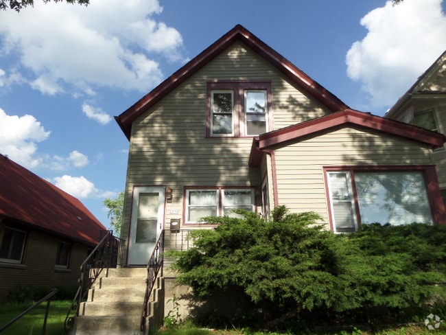 Building Photo - 2930 N Humboldt Blvd Rental