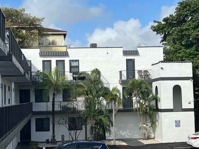 Photo - 2705 NE 9th Ave