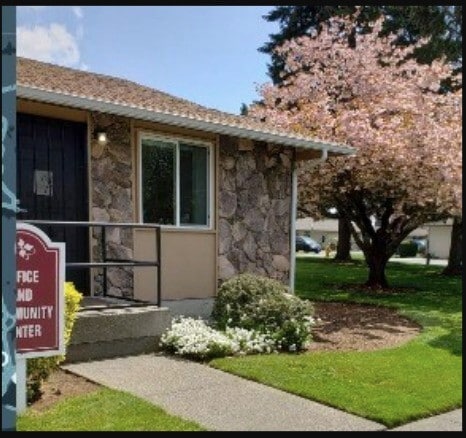 Photo - 1724 Grove St