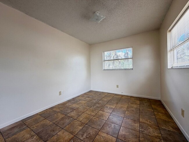 Photo - Adorable 2 bed/1 bath second floor apartment!