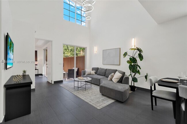 Photo - 1251 Hayes St