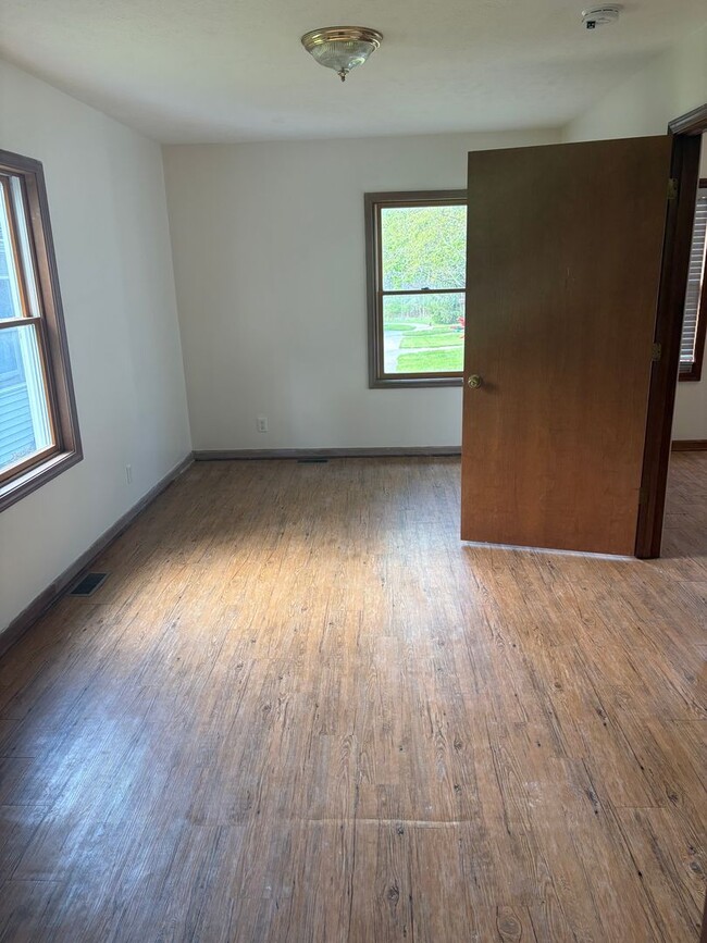 Photo - LAKE LIFE YEAR ROUND! 2 BEDROOM 2 BATH ON WAWASEE!