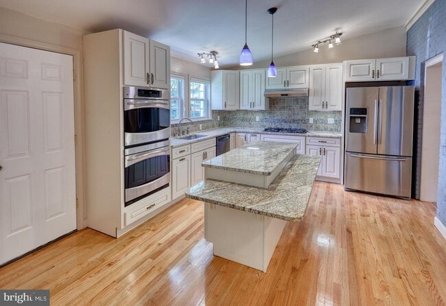 Photo - 6912 Oakridge Ave