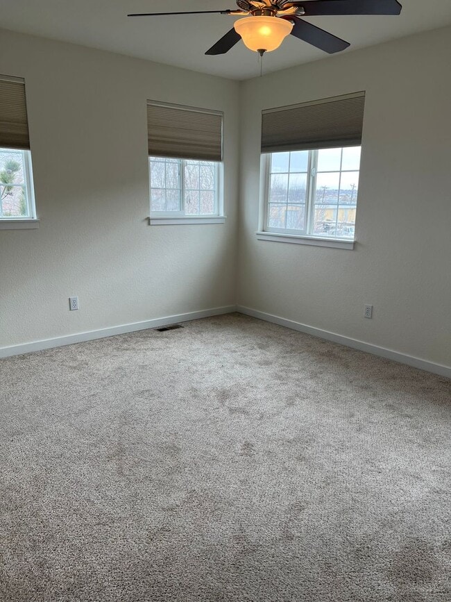 Photo - Gorgeous end unit townhome with one car garage and some mountain views!