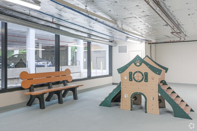 Interior Photo - Albion Oak Park