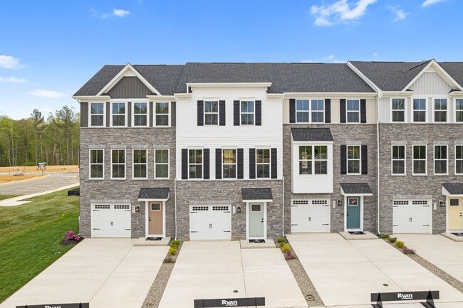 Building Photo - 473 Wild Poppy Dr