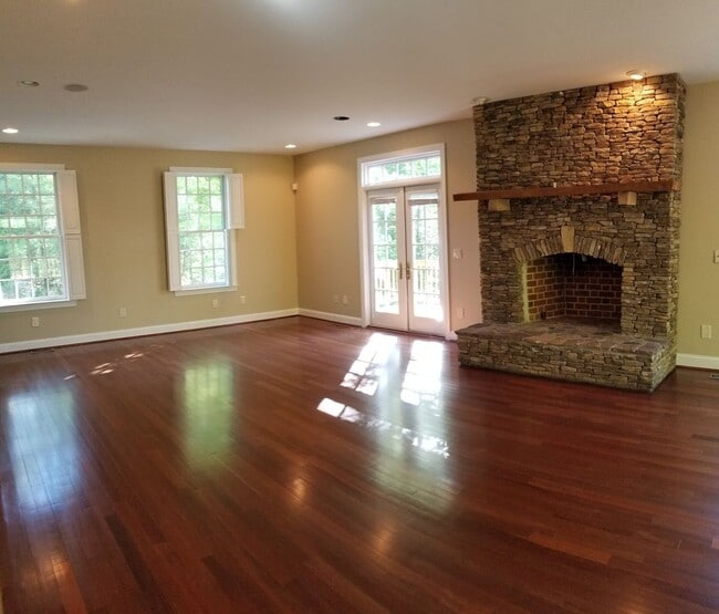 Photo - 206 Rolfe Rd