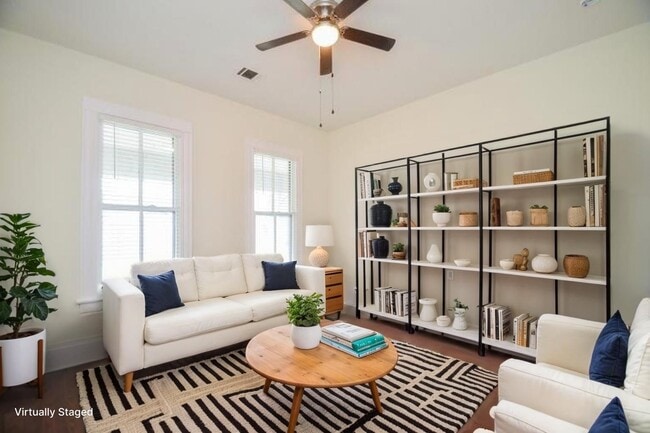 Photo - 1707 Sabine St