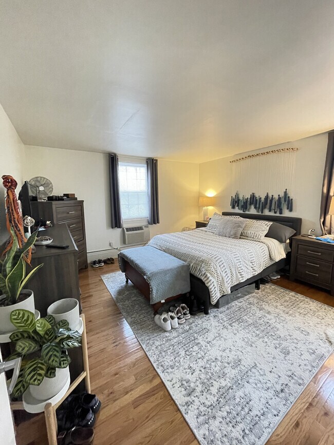 Large Bedrooms - The Hamlet