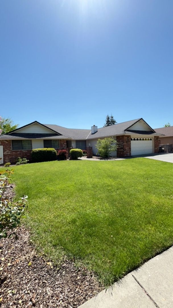 3 Bedroom 2.5 Bath House - 3 Bedroom 2.5 Bath House