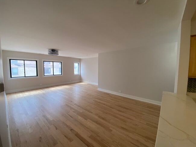 Photo - 1455 W Fullerton Ave