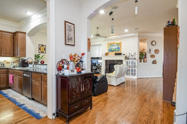 Photo - 7608 Janak Dr