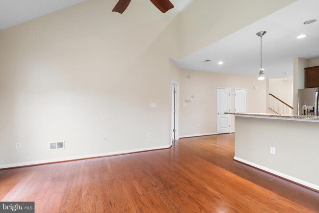 Photo - 44306 Stableford Square