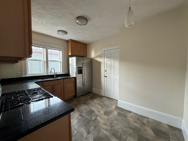 Photo - 65 Conwell Ave Unit 3