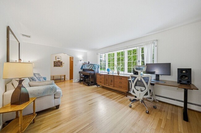 8 Brown Rd
