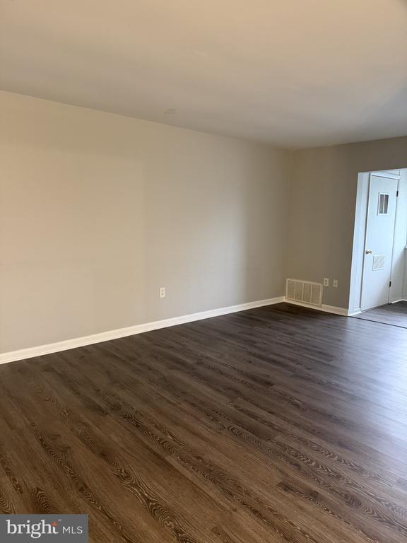 Photo - 140 Royal Oak Dr Unit I