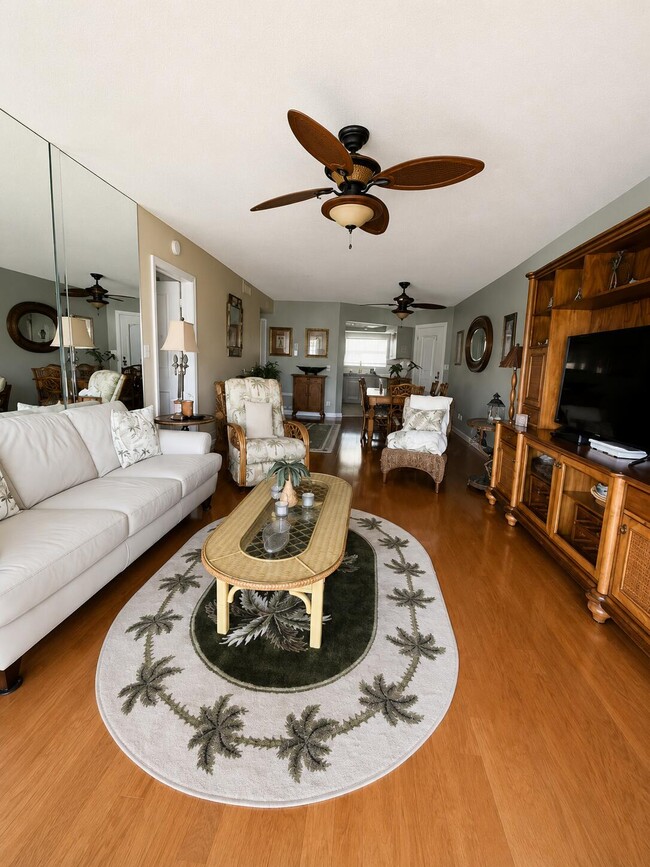 Photo - 68 Yacht Club Dr Unit 22