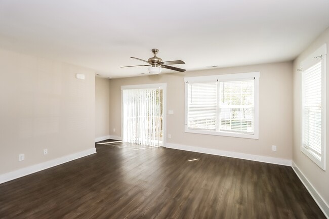 Photo - 1020 N Oakwood St