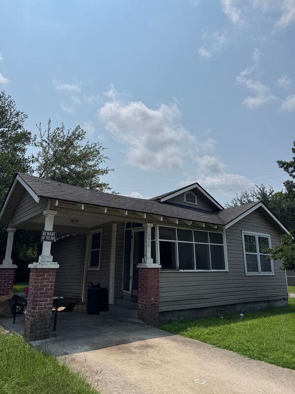 Building Photo - 2023 Hackemann Ave