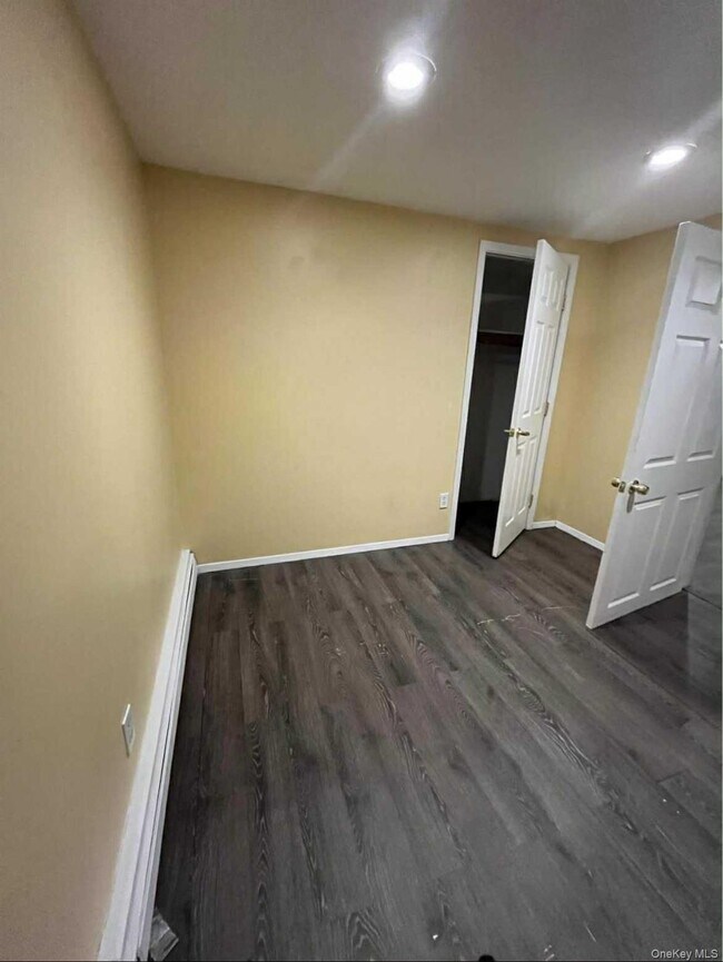 Photo - 141 E John St