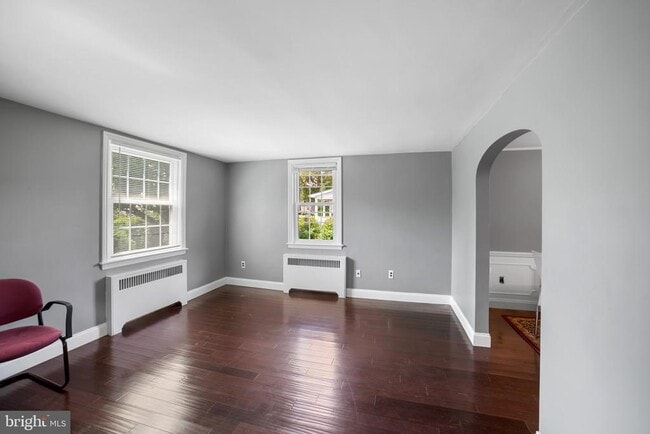 Photo - 21 Pickwick Ln