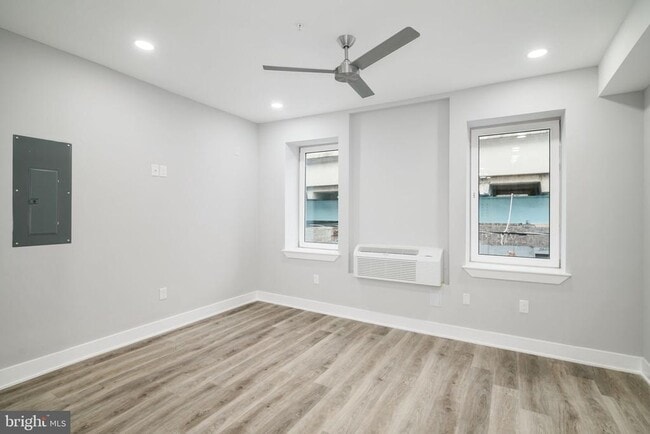 Building Photo - 2950 Kensington Ave Unit 2