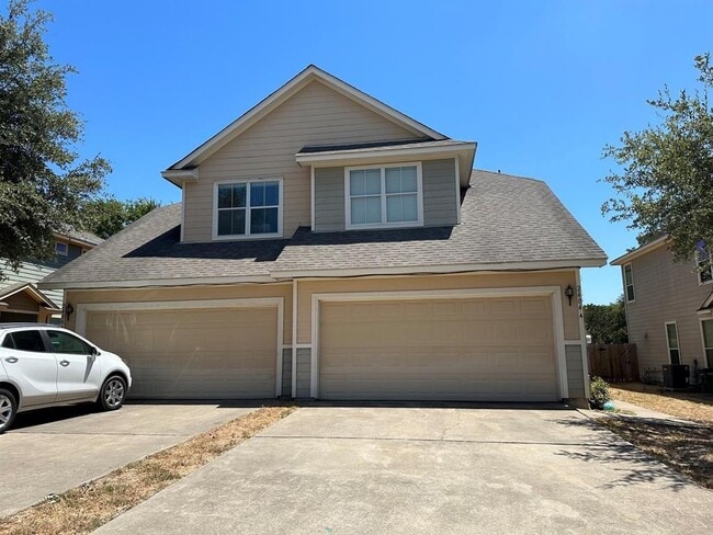 Building Photo - 2404 Allred Dr