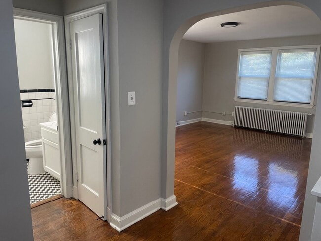 Building Photo - 2514 N St SE Unit 4