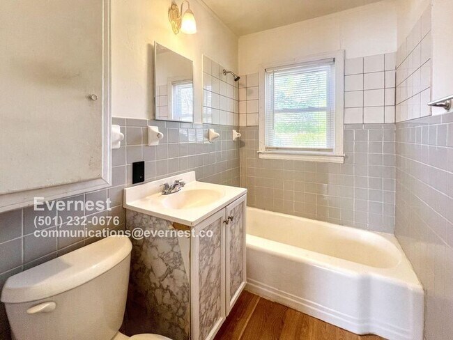 Photo - 1320 Adams St