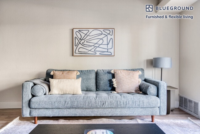 Photo - 745 S Bernardo Ave Unidad FL3-ID816