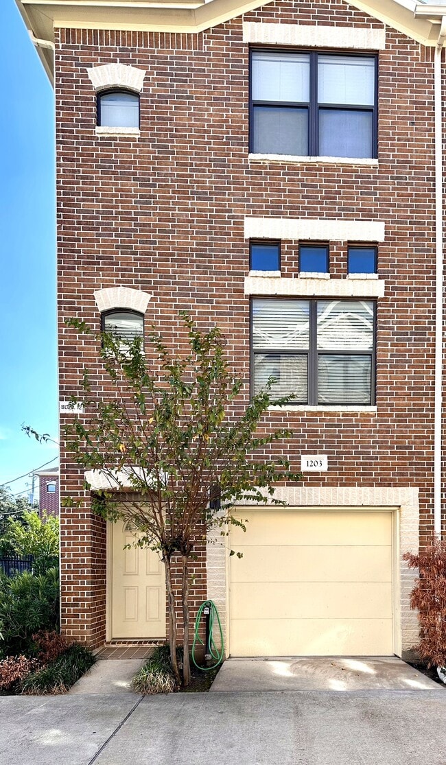 Photo - 2710 Hullsmith Dr Unidad 1203