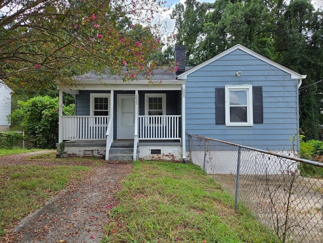 Building Photo - 1027 Holland Ave