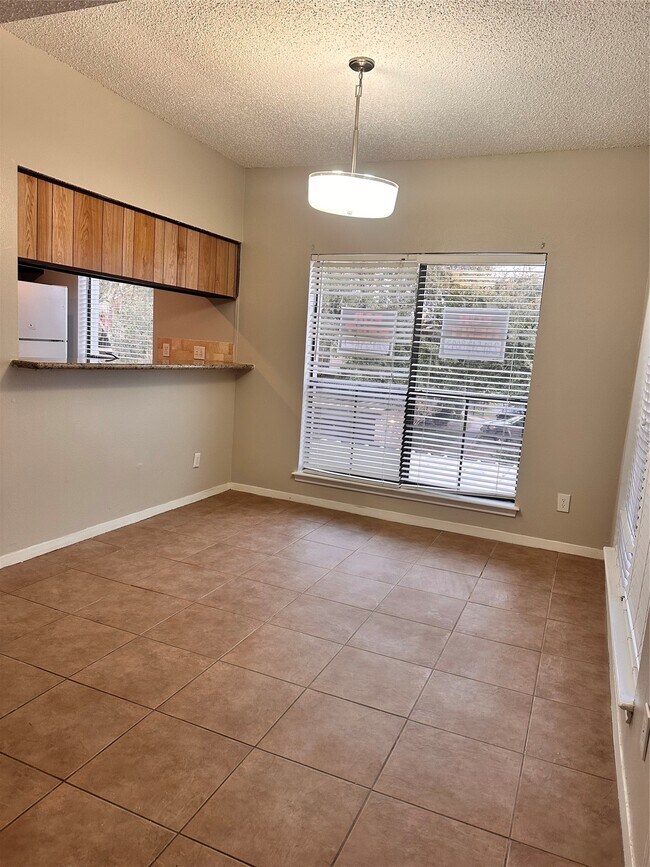 Photo - 3730 Thistlemont Dr