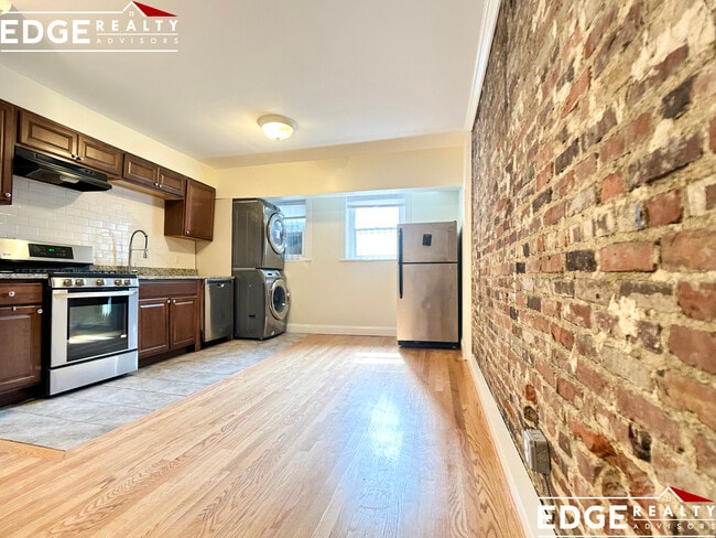 Photo - 12 Glenville Ave Unidad 2