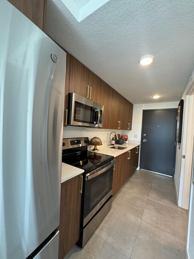 Photo - 1161 W 46th St Unit S2