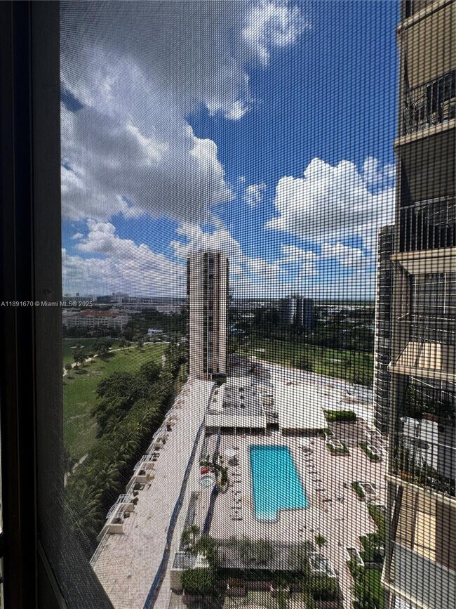 Photo - 20379 W Country Club Dr Unidad 1937