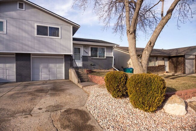 Photo - 3208 Spruce Dr Unit 3208 Spruce Drive