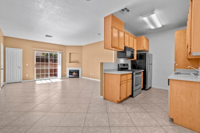 Photo - BEAUTIFUL 2 Bedroom Condo near Nellis Airf...