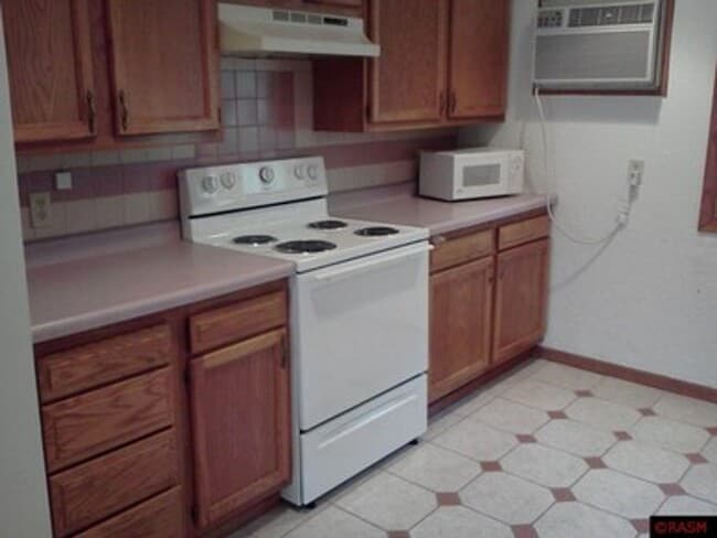 Building Photo - Cozy 2 Bedroom 1 Bath in Waterville Unit 419  2