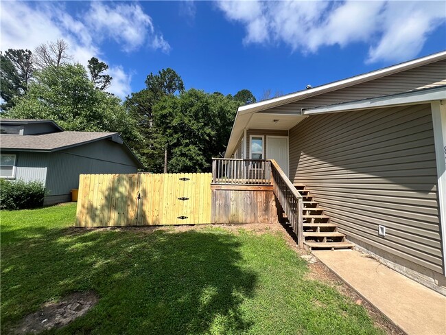 Photo - 823 N Lola Ln