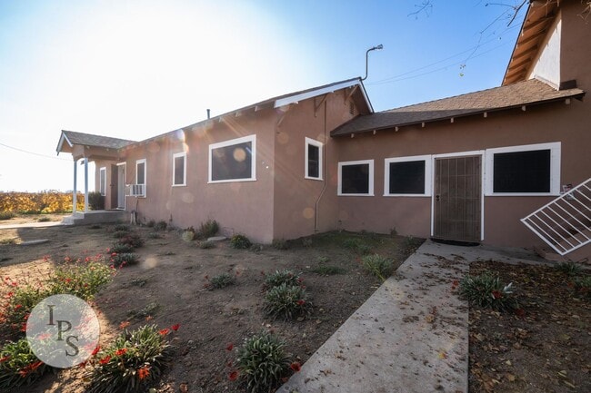 Photo - Fresno Westside Farm Home, 3BR/1BA, Built 1925 – Modern Updates!