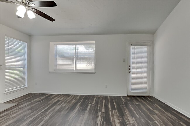 Photo - 7814 Greenedge Dr