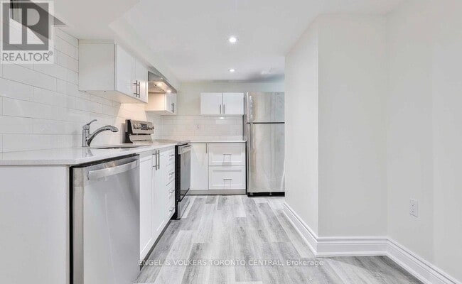 Photo - 51 Fernwood Park Ave