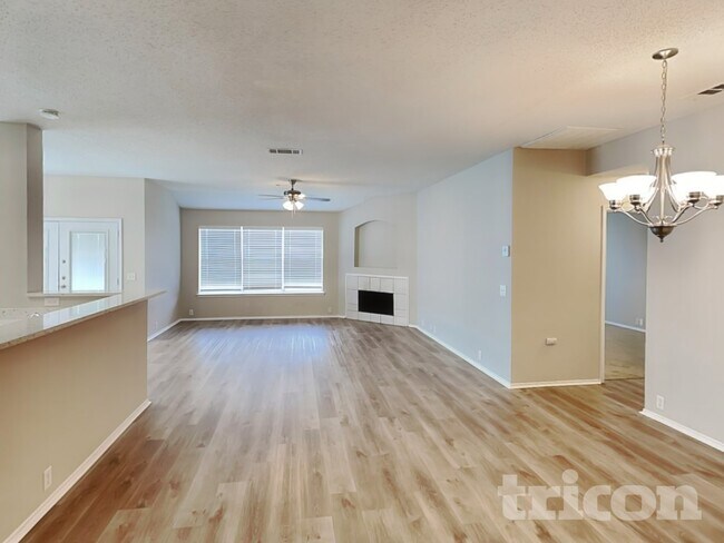 Photo - 1619 Columbia Dr