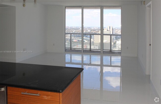 Building Photo - 50 Biscayne Blvd Unit 3611 Rental